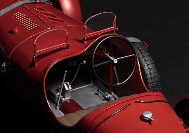 Alfa Romeo 8C 2300 Roadster (Italeri 1:12)
