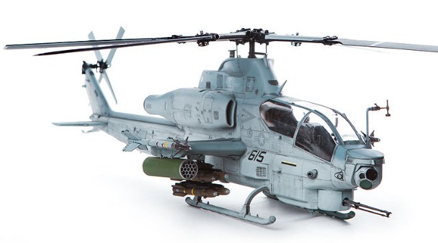 USMC AH-1Z Shark Mouth (Academy 1:35)