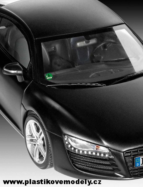 07057 -Audi R8 black (Revell 1:24)