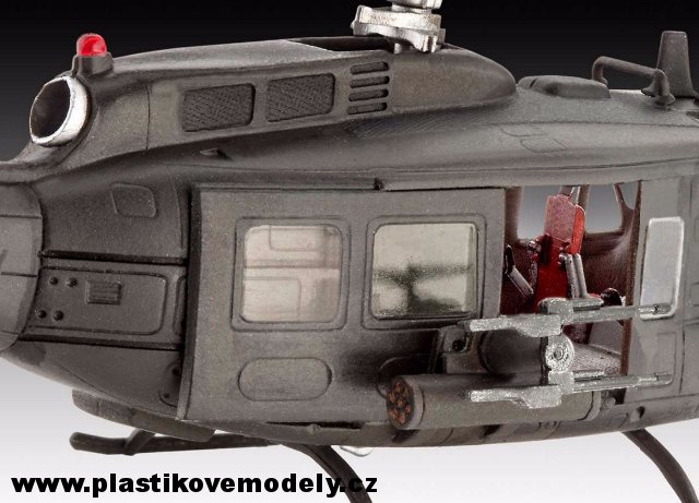 04983 - Bell UH-1H Gunship (Revell 1:100) 