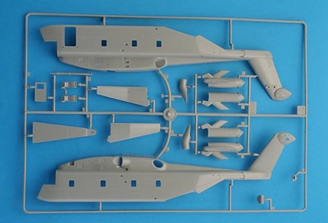 Vrtulník MH-53 E SEA DRAGON (Italeri 1:72)