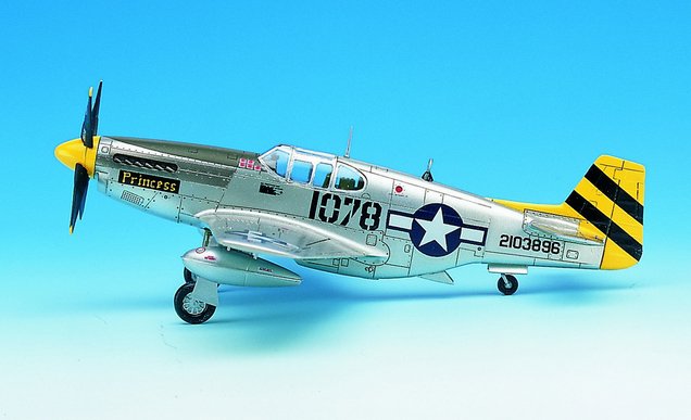 Letadlo P-51C Mustang (Academy 1:72)