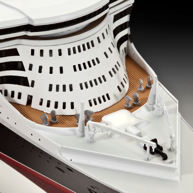 Loď Queen Mary 2 (Revell 1:700)