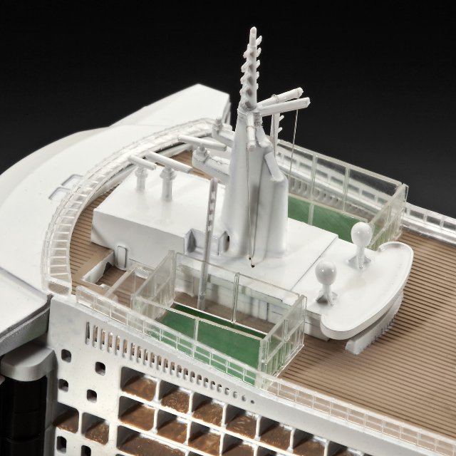 Loď Queen Mary 2 (Revell 1:700)