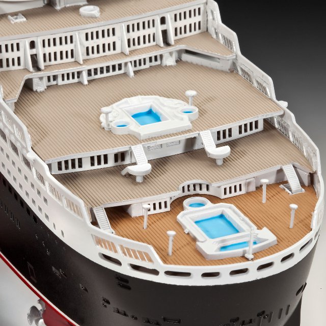 Loď Queen Mary 2 (Revell 1:700)