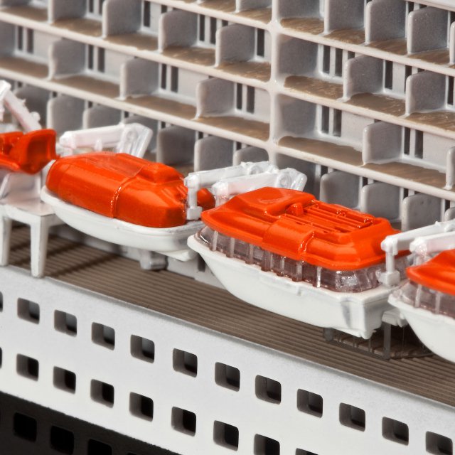Loď Queen Mary 2 (Revell 1:700)