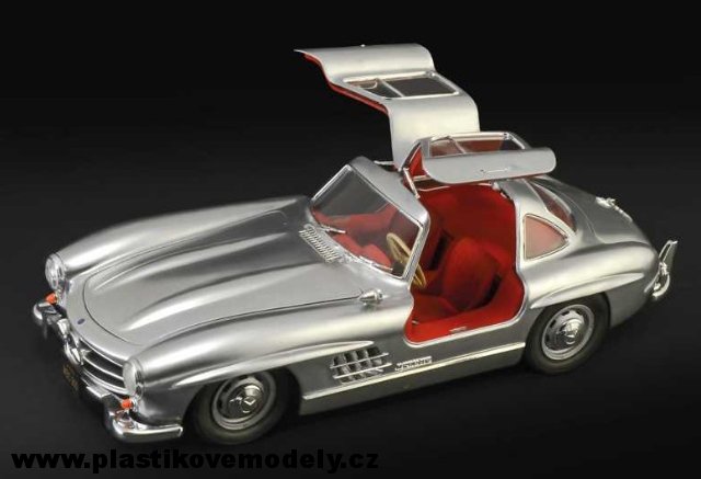 Mercedes-Benz 300 SL Gullwing (Italeri 1:16) 