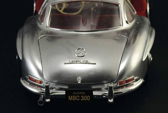 Mercedes-Benz 300 SL Gullwing (Italeri 1:16) 