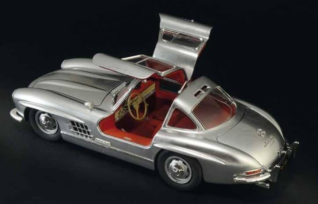 Mercedes-Benz 300 SL Gullwing (Italeri 1:16) 