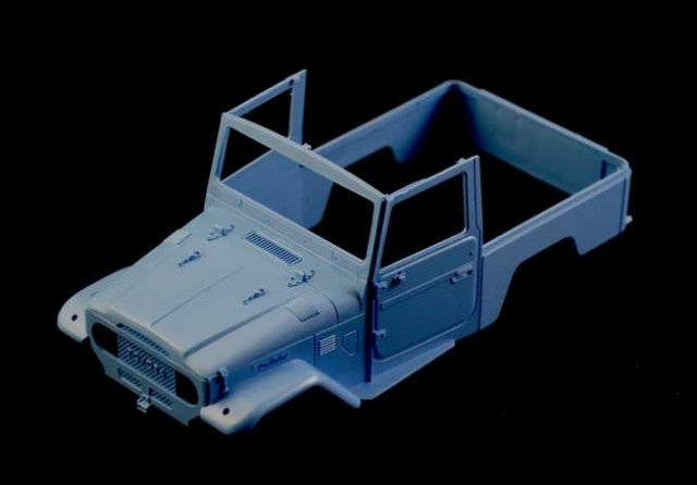 Toyota Land Cruiser BJ-44 Soft-Hard Top (Italeri 1:24)