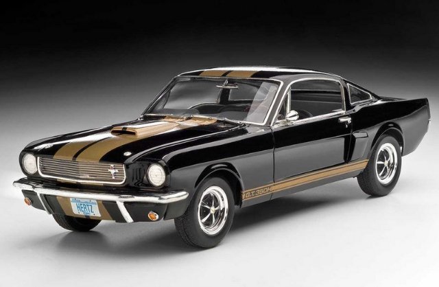 67242 - ModelSet Shelby Mustang GT 350 (Revell 1:24)