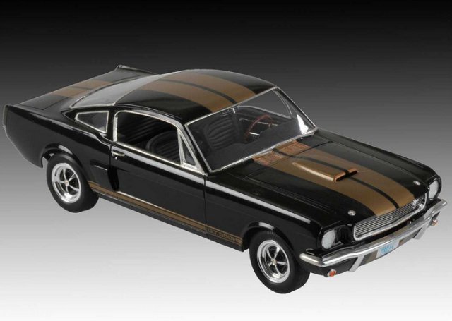 67242 - ModelSet Shelby Mustang GT 350 (Revell 1:24)