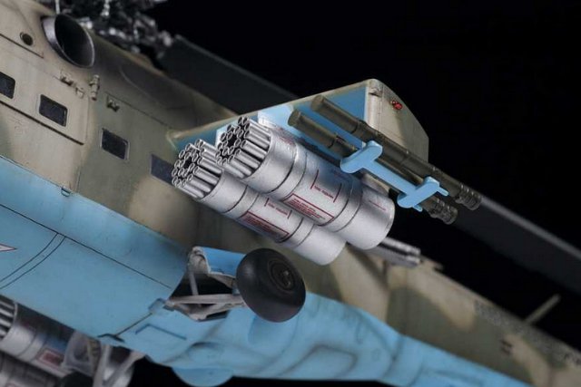 Vrtulník MIL Mi-24P Russ.Attack Helicopter (Zvezda 1:48)