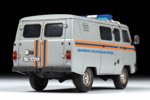 Emergency Service UAZ 3909 (Zvezda 1:43)