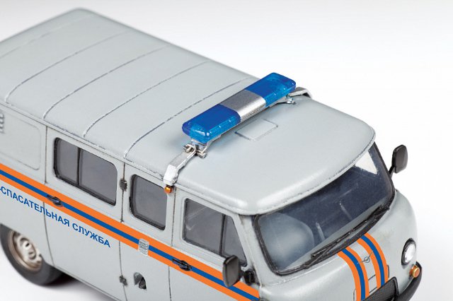Emergency Service UAZ 3909 (Zvezda 1:43)