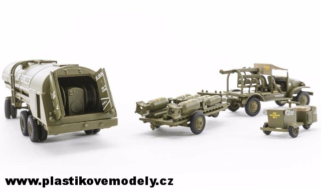 USAAF 8TH Airforce Bomber Resupply Set (Airfix 1:72)