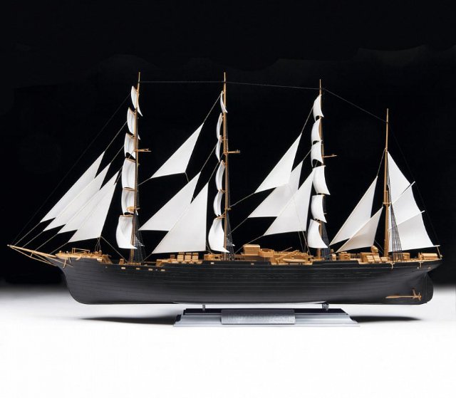 Loď "Kruzenshtern" Sailingship (Zvezda 1:200)