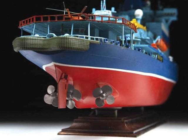 Ledoborec Arktika (Zvezda 1:350)
