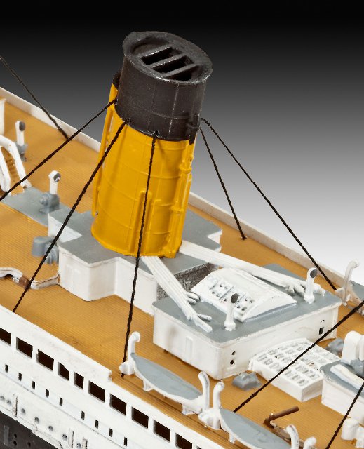 05210 - R.M.S. TITANIC (Revell 1:700)