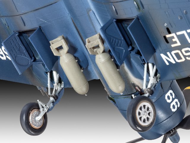 Set F4U-4 Corsair (Revell 1:72)