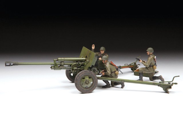 Kanón ZIS-3 with crew (Zvezda 1:35)