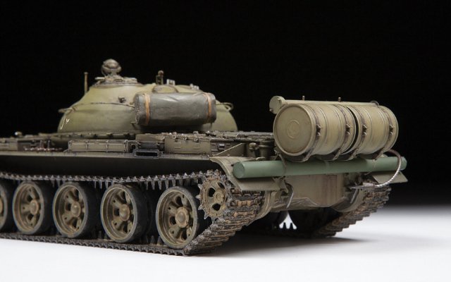Tank T-62 Soviet Main Battle Tank (Zvezda 1:35)