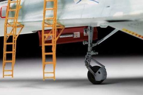 Sukhoi SU-27 UB Flanker-C (Zvezda 1:72) 