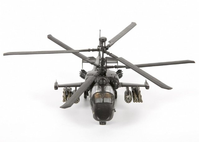 Kamov Ka-52 Alligator Combat Helicopter (Zvezda 1:72)