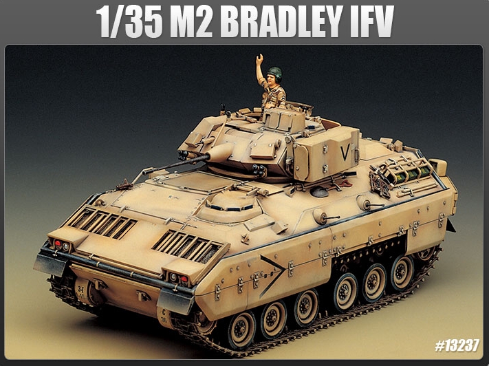M2 Bradley IFV (Academy 1:35)