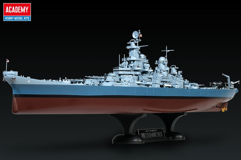 Bitevní loď USS Missouri BB-63 (Academy 1:400)