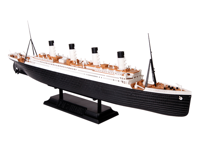 Loď R.M.S. Titanic (Zvezda 1:700)