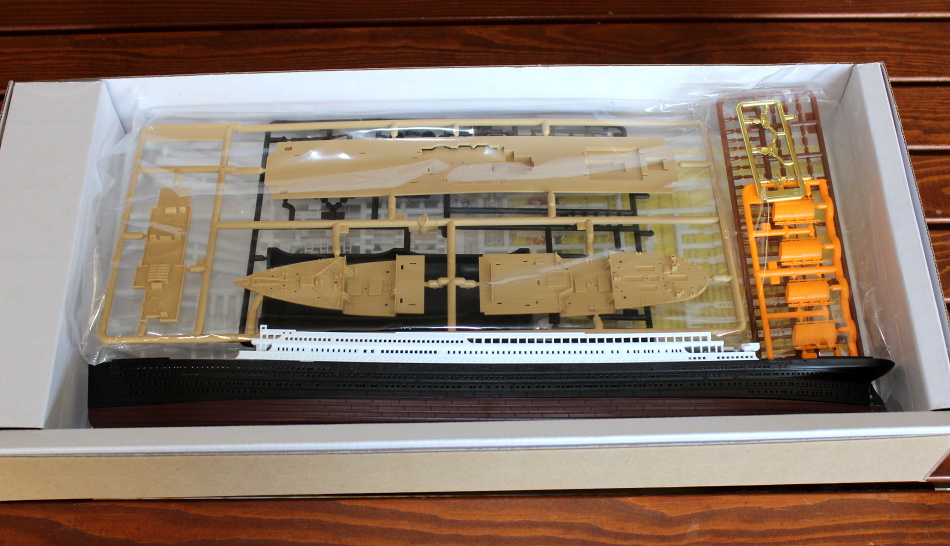 R.M.S. TITANIC (Academy 1:700)