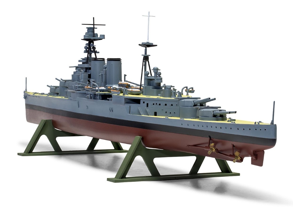 Bitevní loď HMS Hood (Airfix 1:600)