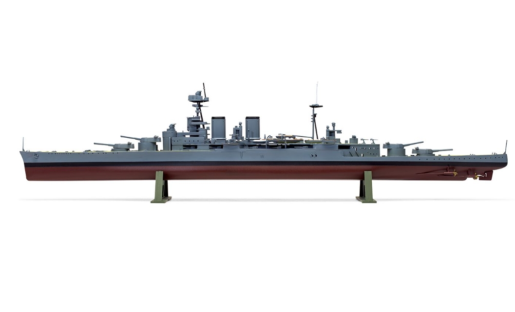 Bitevní loď HMS Hood (Airfix 1:600)