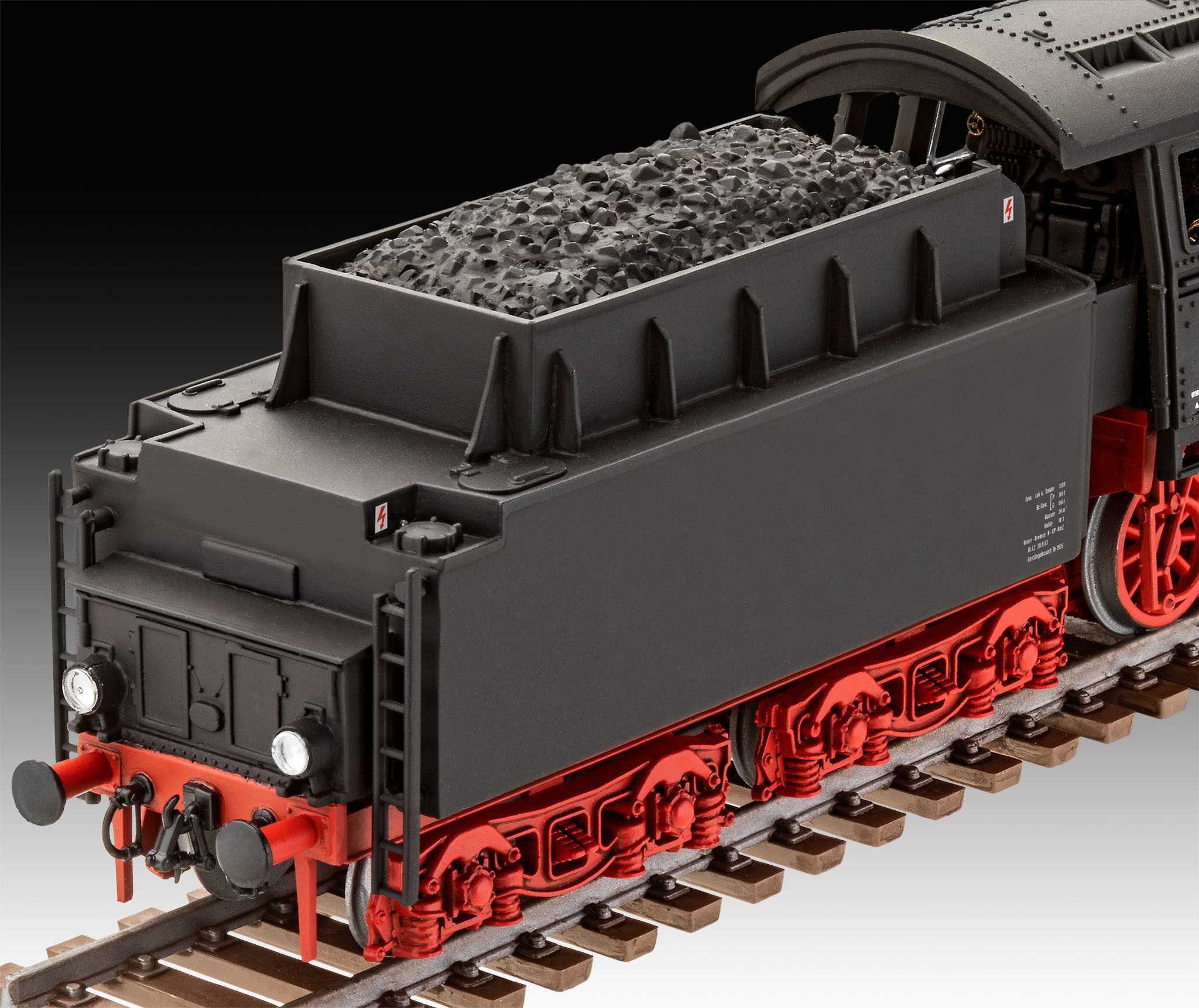 Standard express locomotive 03 class with tender (Revell 1:87)