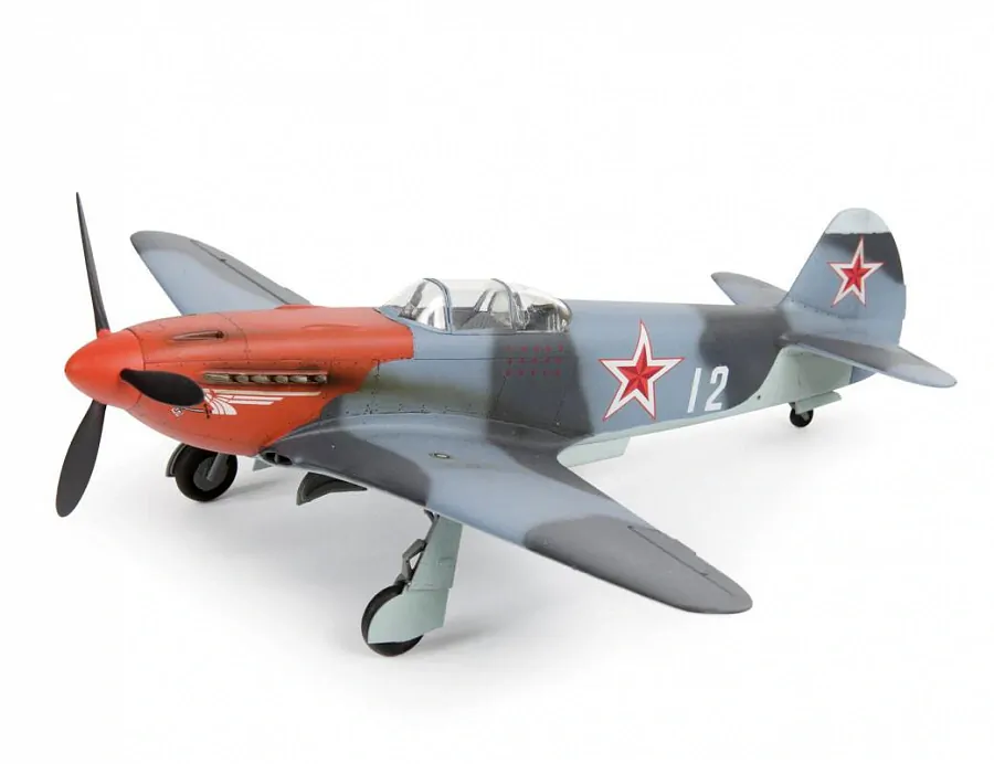 YAK-3 Soviet WWII Fighter (Zvezda 1:48)