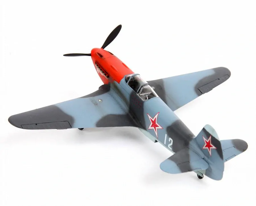 YAK-3 Soviet WWII Fighter (Zvezda 1:48)