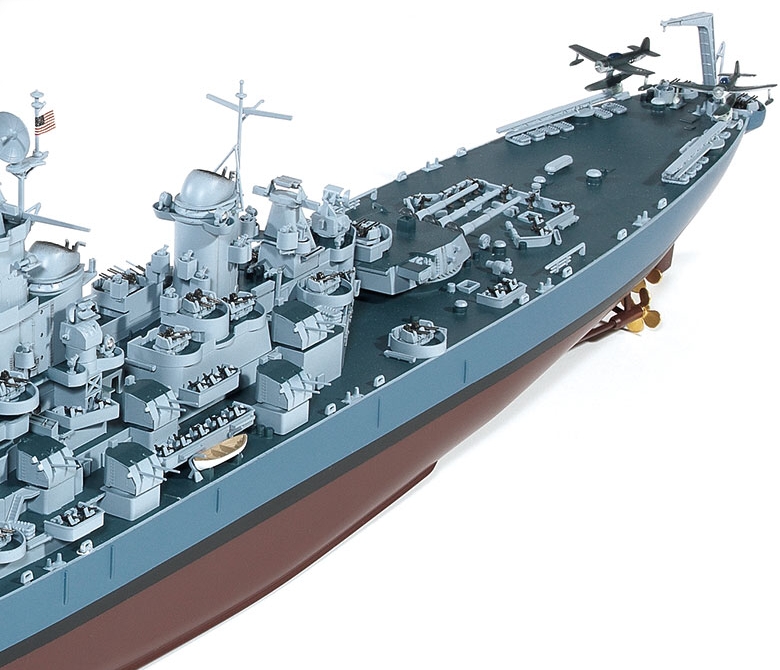 Bitevní loď USS Missouri BB-63 (Academy 1:400)