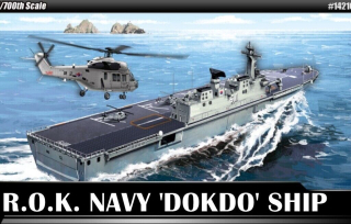 ROK NAVY DOKDO (LPH 6111) MCP (1:700) 